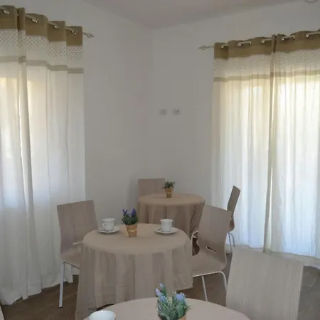 Couette-café Etesia Olbia