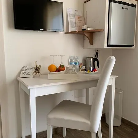 Nocleg ze śniadaniem Etesia 3*