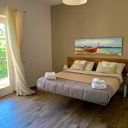Etesia Bed and Breakfast 3*