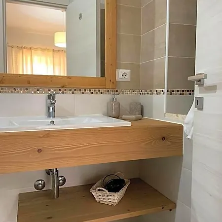Etesia Bed & Breakfast 3*